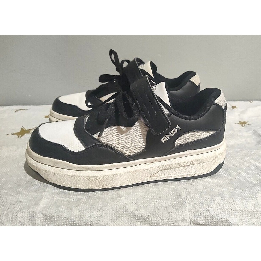 AND1 Girls Black & White Low Platform Court Sneaker US Size 3‎